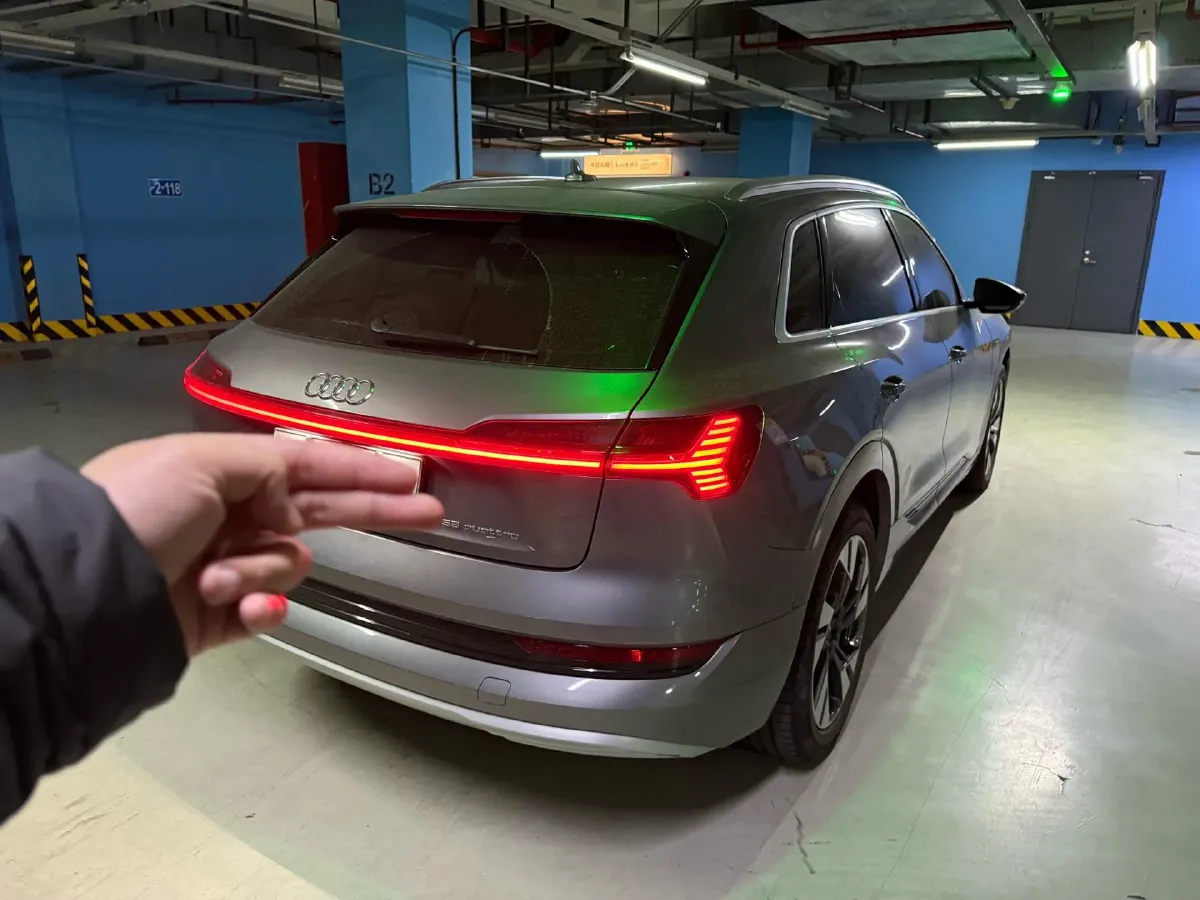 2019 Audi e-tron 2AT BEV 95KWH,autocango,china used car exporter,china ev exporter,chinese used car exporter,chinese used ev exporter
