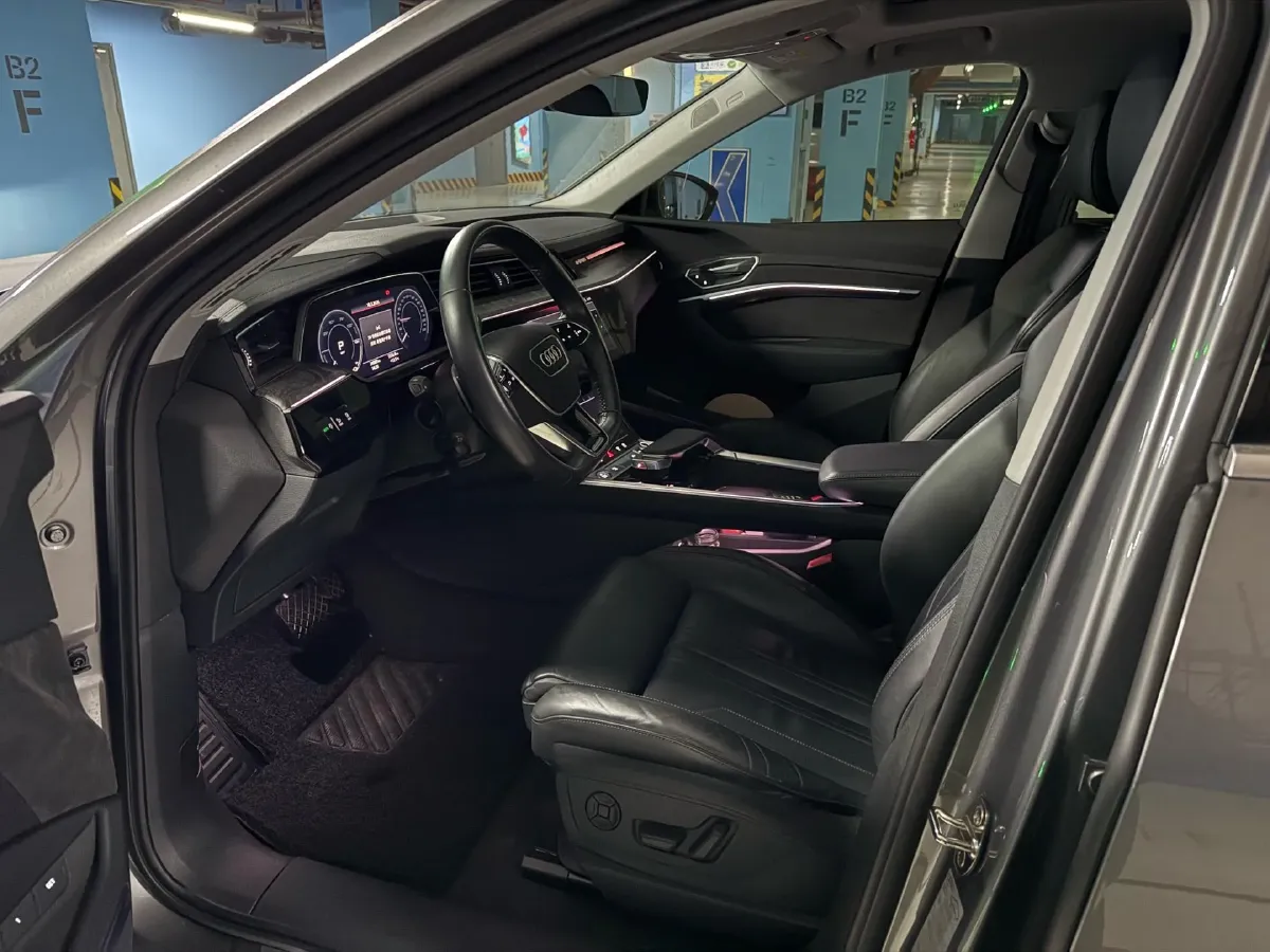 2019 Audi e-tron 2AT BEV 95KWH,autocango,china used car exporter,china ev exporter,chinese used car exporter,chinese used ev exporter