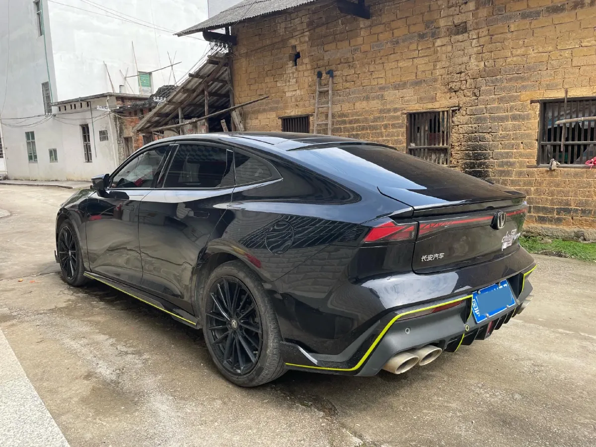 2022 ChangAn UNI-V 1.5T 188HP L4 7DCT,autocango,china used car exporter,china ev exporter,chinese used car exporter,chinese used ev exporter