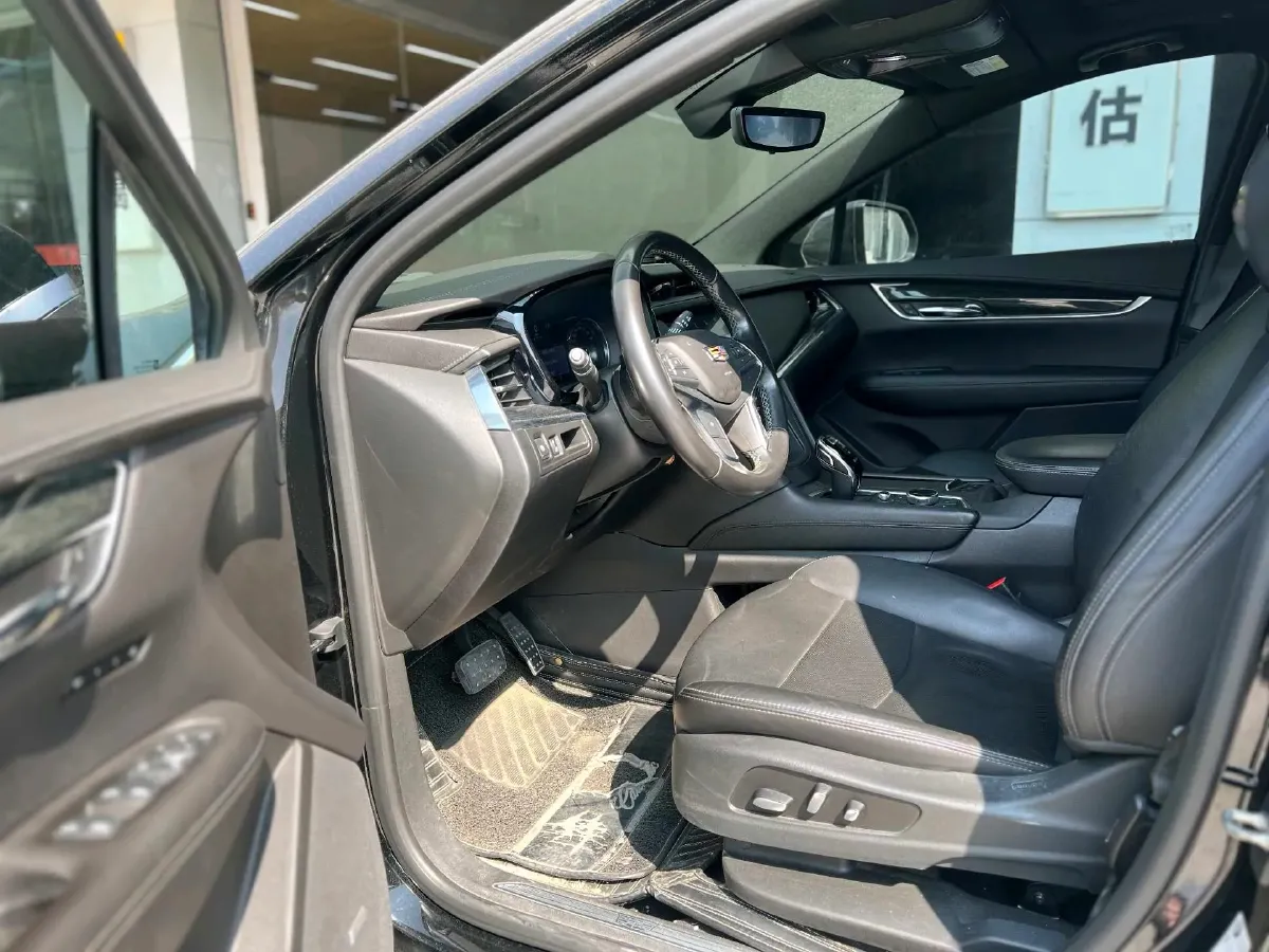 2020 Cadillac XT5 2.0T 241HP L4 9AT,autocango,china used car exporter,china ev exporter,chinese used car exporter,chinese used ev exporter