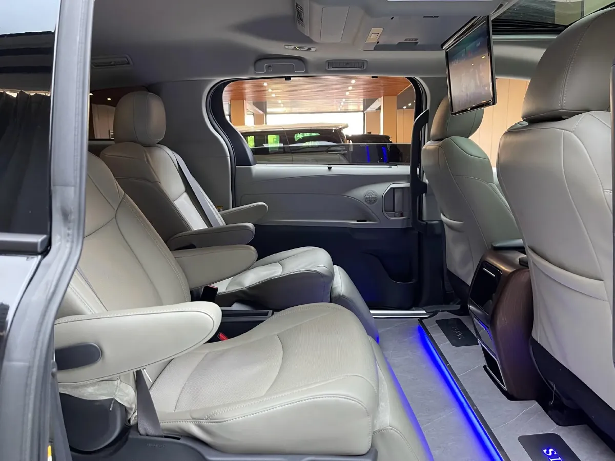 2023 Toyota Sienna 2.5L 189HP L4 E-CVT Hybrid,autocango,china used car exporter,china ev exporter,chinese used car exporter,chinese used ev exporter