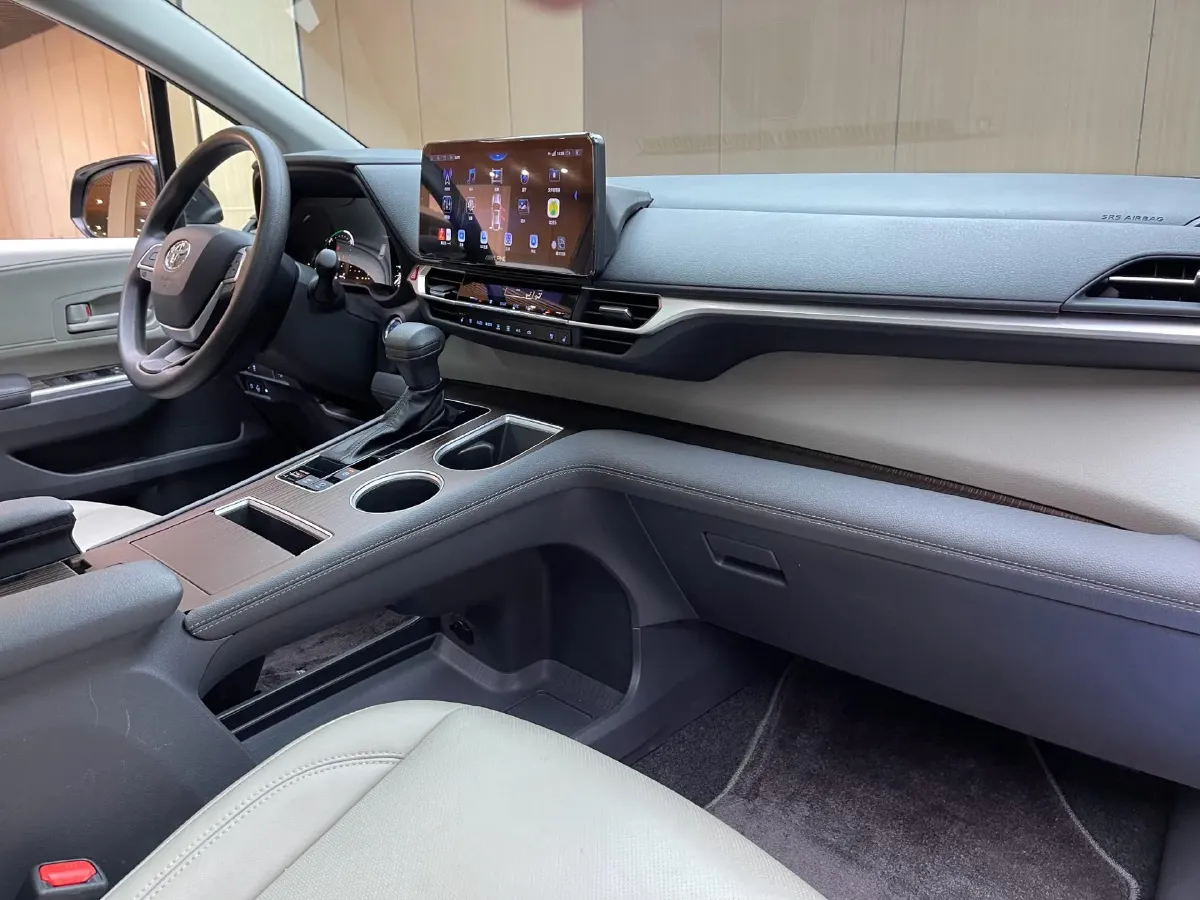 2023 Toyota Sienna 2.5L 189HP L4 E-CVT Hybrid,autocango,china used car exporter,china ev exporter,chinese used car exporter,chinese used ev exporter