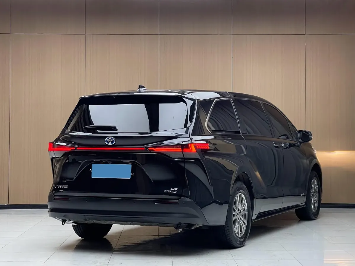 2023 Toyota Sienna 2.5L 189HP L4 E-CVT Hybrid,autocango,china used car exporter,china ev exporter,chinese used car exporter,chinese used ev exporter