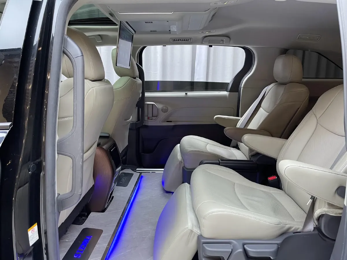 2023 Toyota Sienna 2.5L 189HP L4 E-CVT Hybrid,autocango,china used car exporter,china ev exporter,chinese used car exporter,chinese used ev exporter