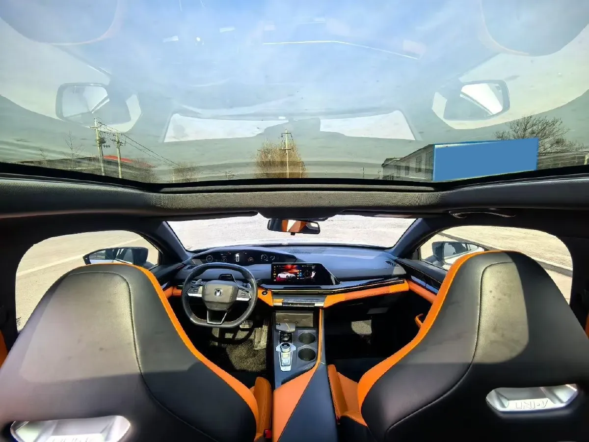 2023 ChangAn UNI-V 1.5T 188HP L4 7DCT,autocango,china used car exporter,china ev exporter,chinese used car exporter,chinese used ev exporter