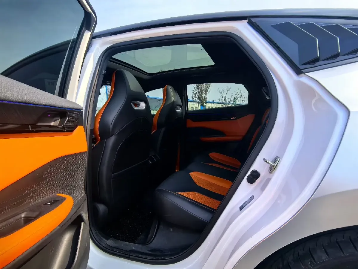 2023 ChangAn UNI-V 1.5T 188HP L4 7DCT,autocango,china used car exporter,china ev exporter,chinese used car exporter,chinese used ev exporter