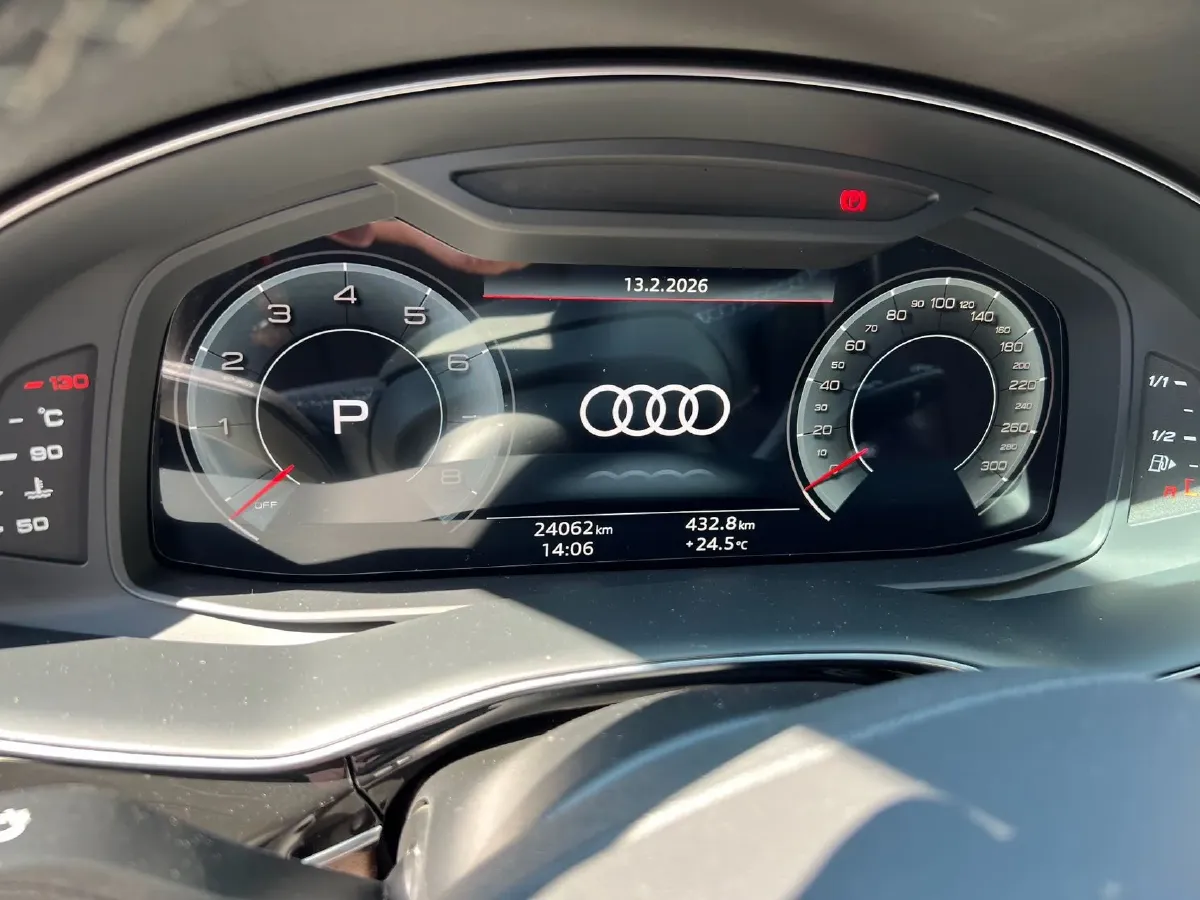 2025 Audi Q7 2.0T 265HP L4 8AT,autocango,china used car exporter,china ev exporter,chinese used car exporter,chinese used ev exporter