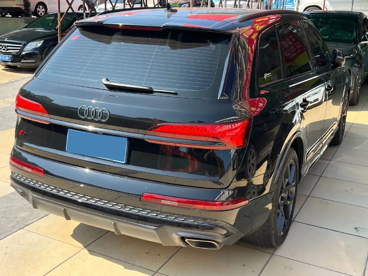 2025 Audi Q7 2.0T 265HP L4 8AT,autocango,china used car exporter,china ev exporter,chinese used car exporter,chinese used ev exporter