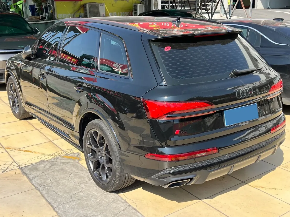 2025 Audi Q7 2.0T 265HP L4 8AT,autocango,china used car exporter,china ev exporter,chinese used car exporter,chinese used ev exporter