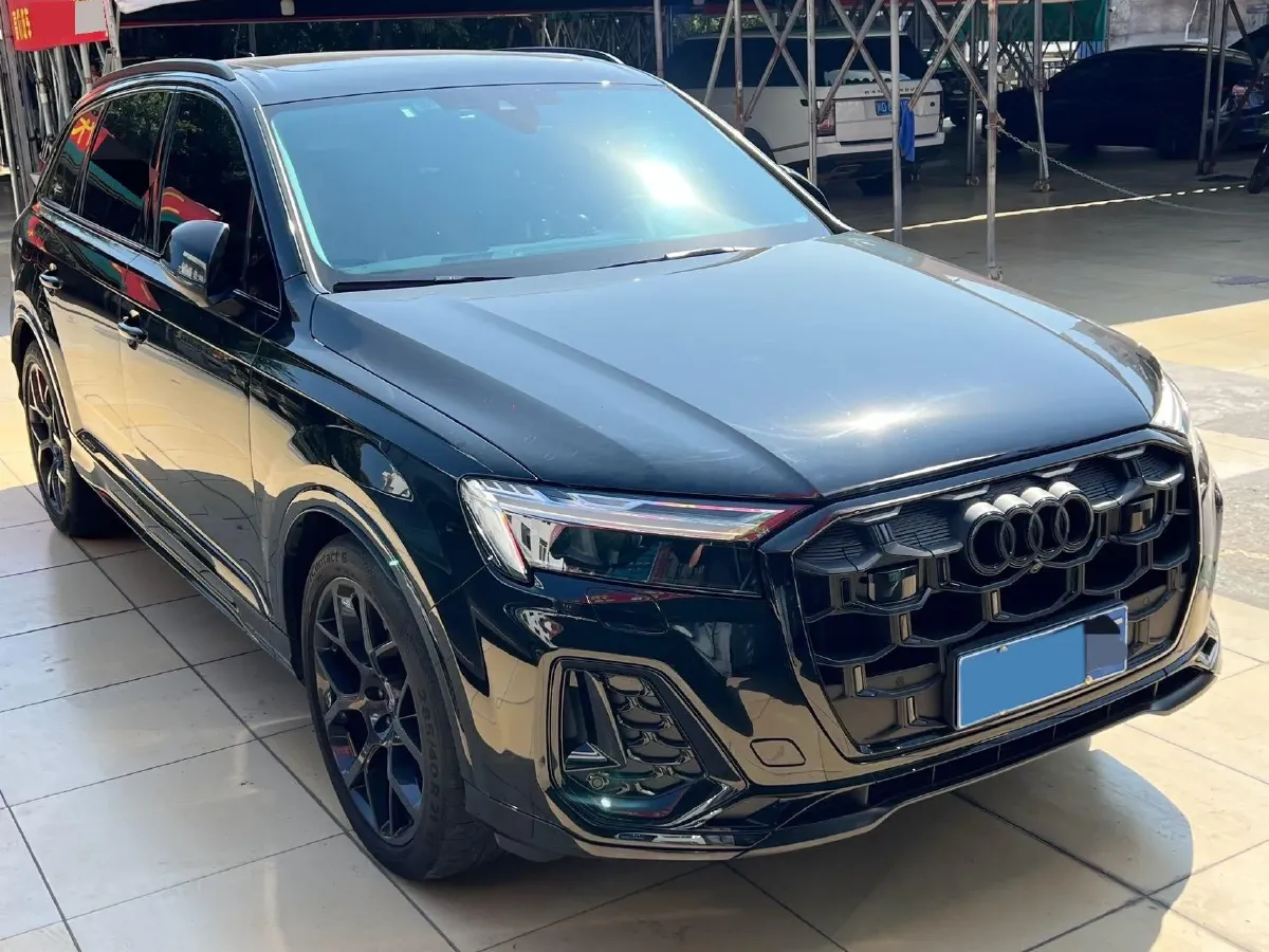2025 Audi Q7 2.0T 265HP L4 8AT,autocango,china used car exporter,china ev exporter,chinese used car exporter,chinese used ev exporter