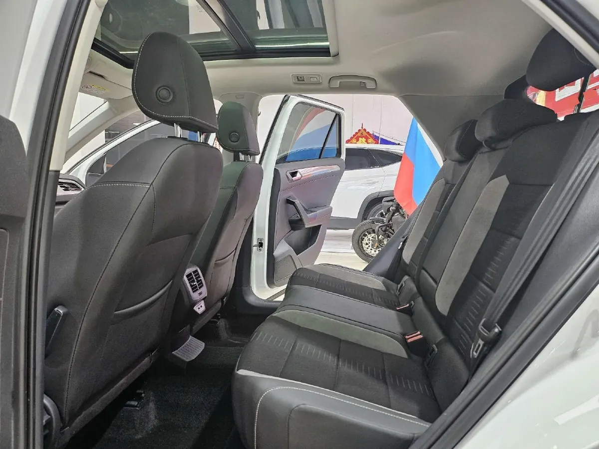 2021 Volkswagen T-Roc 1.4T 150HP L4 7DCT,autocango,china used car exporter,china ev exporter,chinese used car exporter,chinese used ev exporter