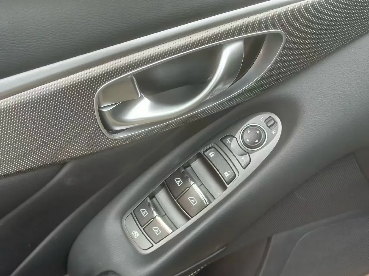 2016 Infiniti Q50L 2.0T 211HP L4 7AT,autocango,china used car exporter,china ev exporter,chinese used car exporter,chinese used ev exporter