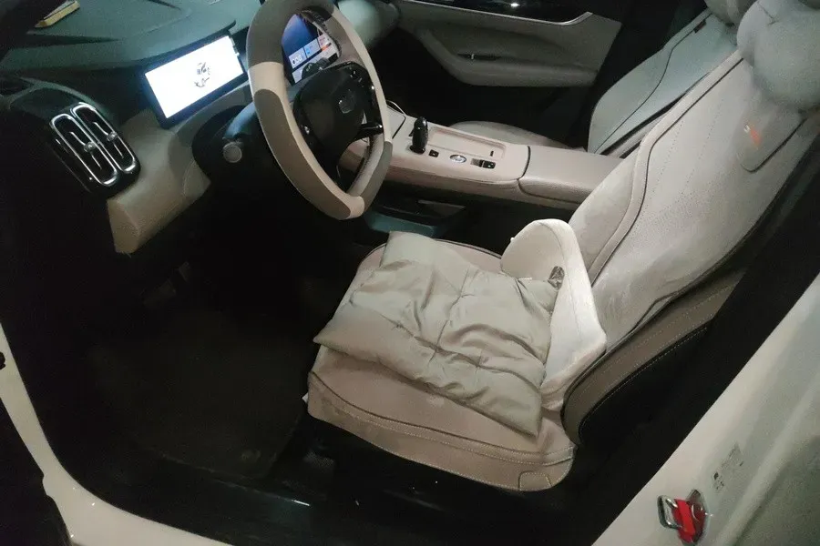 2025 Geely StarRay 1.5T 181HP L4 7DCT,autocango,china used car exporter,china ev exporter,chinese used car exporter,chinese used ev exporter