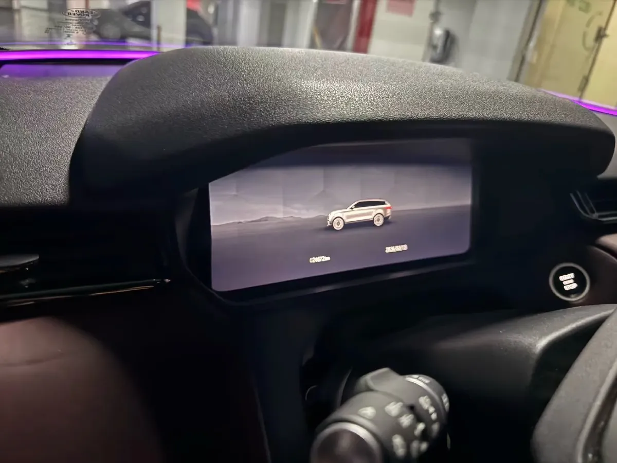 2024 Land Rover Range Rover Velar 2.0T 250HP L4 8AT,autocango,china used car exporter,china ev exporter,chinese used car exporter,chinese used ev exporter