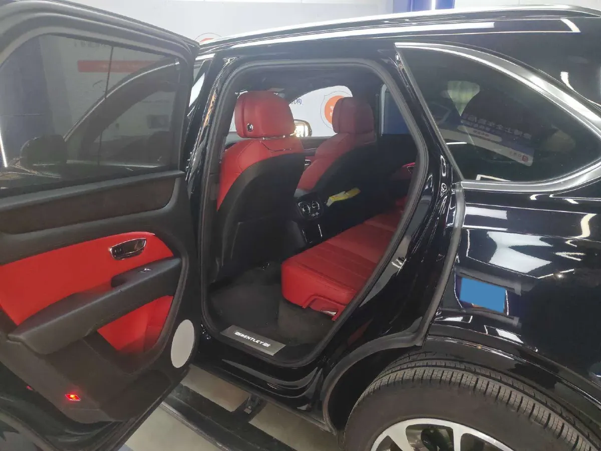 2021 Bentley Bentayga 4.0T 550HP V8 8AT,autocango,china used car exporter,china ev exporter,chinese used car exporter,chinese used ev exporter