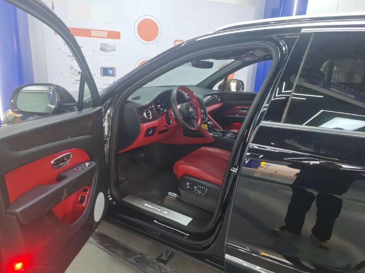 2021 Bentley Bentayga 4.0T 550HP V8 8AT,autocango,china used car exporter,china ev exporter,chinese used car exporter,chinese used ev exporter