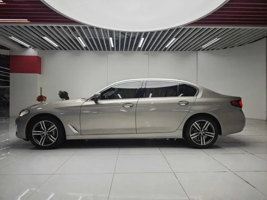 2023 BMW 5 Series 2.0T 245HP L4 8AT,autocango,china used car exporter,china ev exporter,chinese used car exporter,chinese used ev exporter