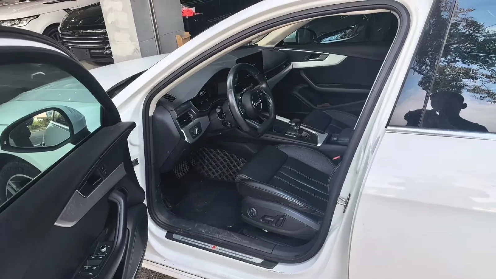 2020 Audi A4L 2.0T 190HP L4 7DCT,autocango,china used car exporter,china ev exporter,chinese used car exporter,chinese used ev exporter