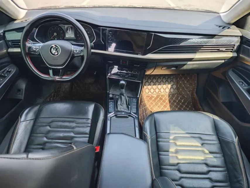 2020 Volkswagen Passat 2.0T 186HP L4 7DCT,autocango,china used car exporter,china ev exporter,chinese used car exporter,chinese used ev exporter