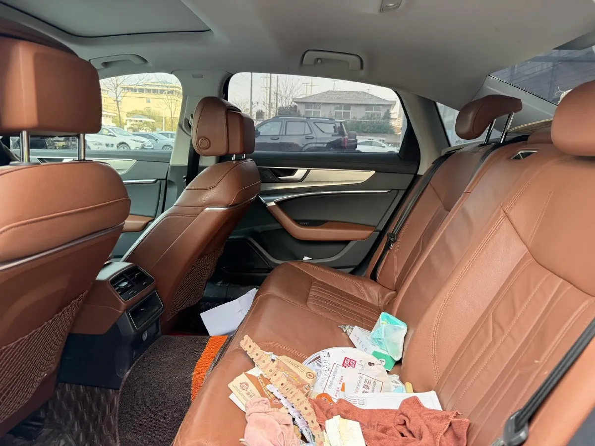 2020 Audi A6L 2.0T 190HP L4 7DCT,autocango,china used car exporter,china ev exporter,chinese used car exporter,chinese used ev exporter