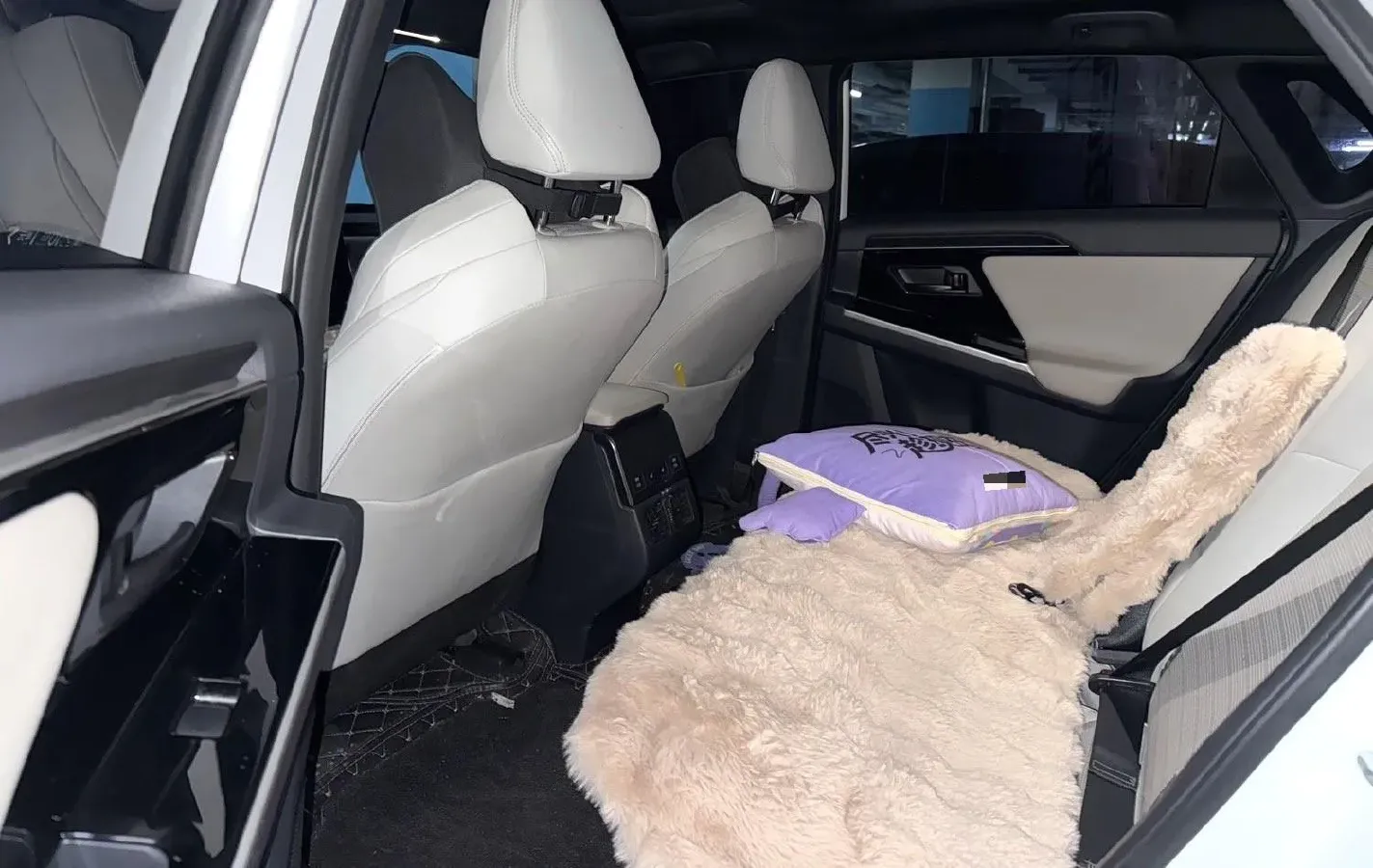 2022 Toyota bZ4X BEV 66.7KWH,autocango,china used car exporter,china ev exporter,chinese used car exporter,chinese used ev exporter