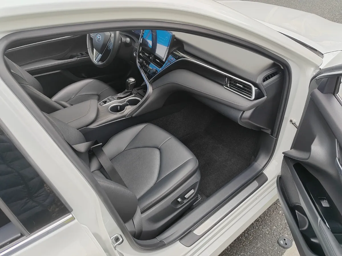 2021 Toyota Camry 2.5L 209HP L4 8AT,autocango,china used car exporter,china ev exporter,chinese used car exporter,chinese used ev exporter