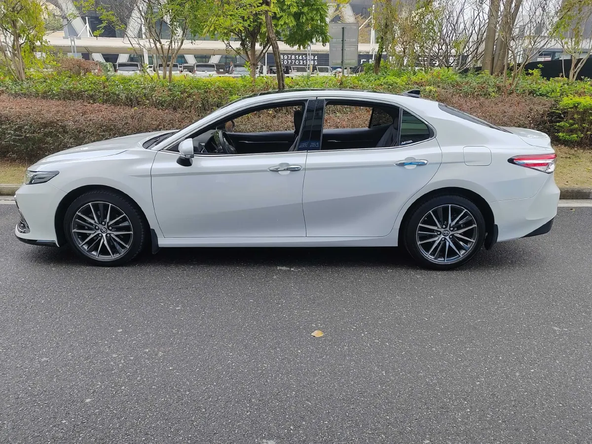 2021 Toyota Camry 2.5L 209HP L4 8AT,autocango,china used car exporter,china ev exporter,chinese used car exporter,chinese used ev exporter