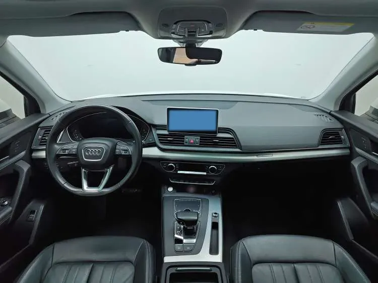 2020 Audi Q5L 2.0T 190HP L4 7DCT,autocango,china used car exporter,china ev exporter,chinese used car exporter,chinese used ev exporter