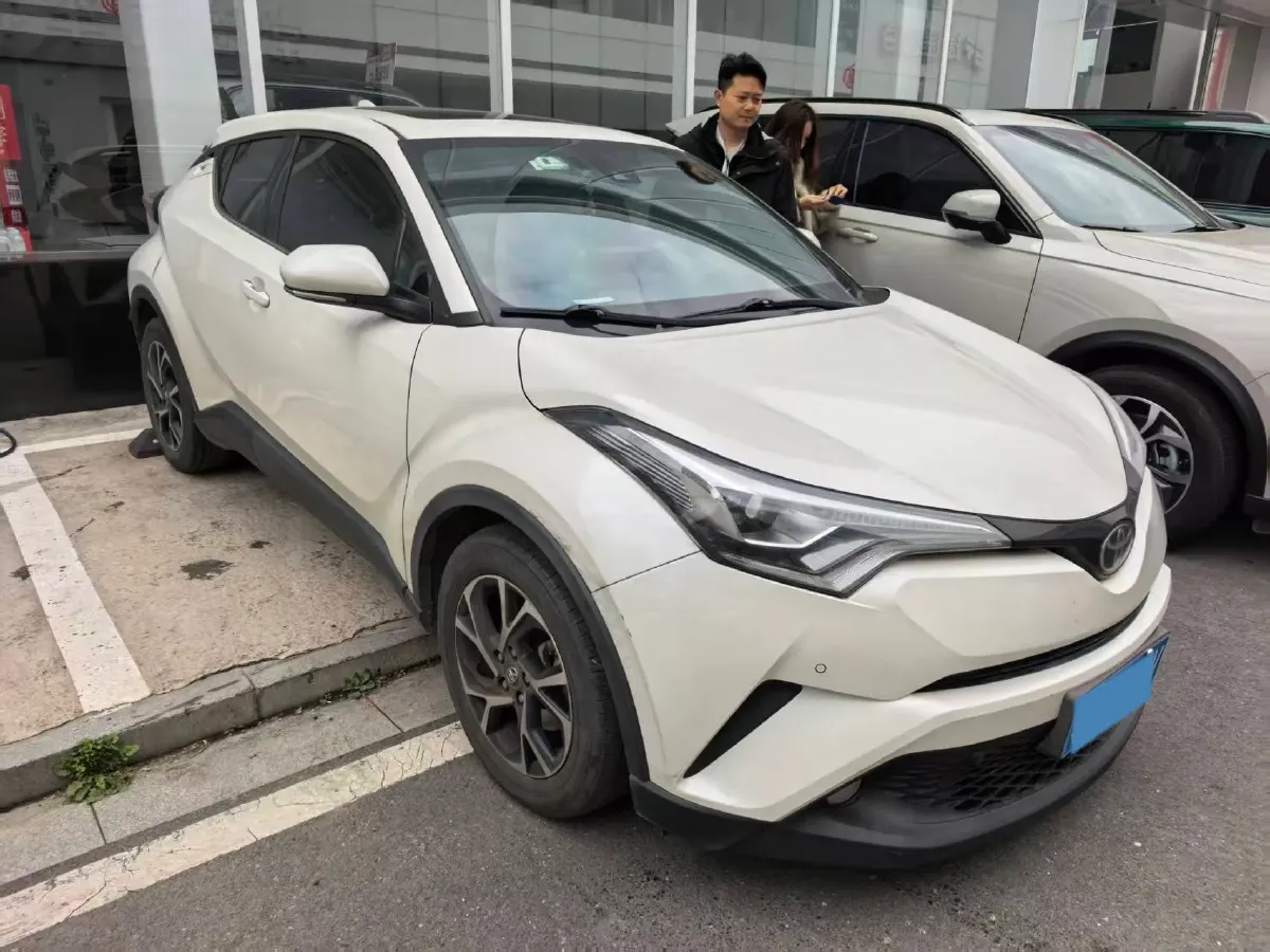 2021 Toyota C-HR 2.0L 171HP L4 CVT,autocango,china used car exporter,china ev exporter,chinese used car exporter,chinese used ev exporter