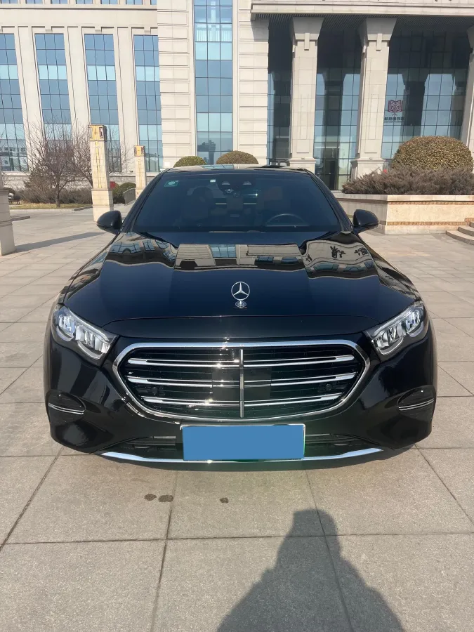 2024 Mercedes-Benz E Class 2.0T 204HP L4 9AT PHEV 25.4KWH,autocango,china used car exporter,china ev exporter,chinese used car exporter,chinese used ev exporter