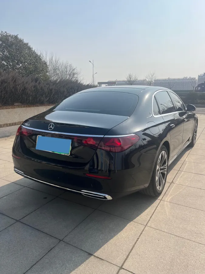 2024 Mercedes-Benz E Class 2.0T 204HP L4 9AT PHEV 25.4KWH,autocango,china used car exporter,china ev exporter,chinese used car exporter,chinese used ev exporter