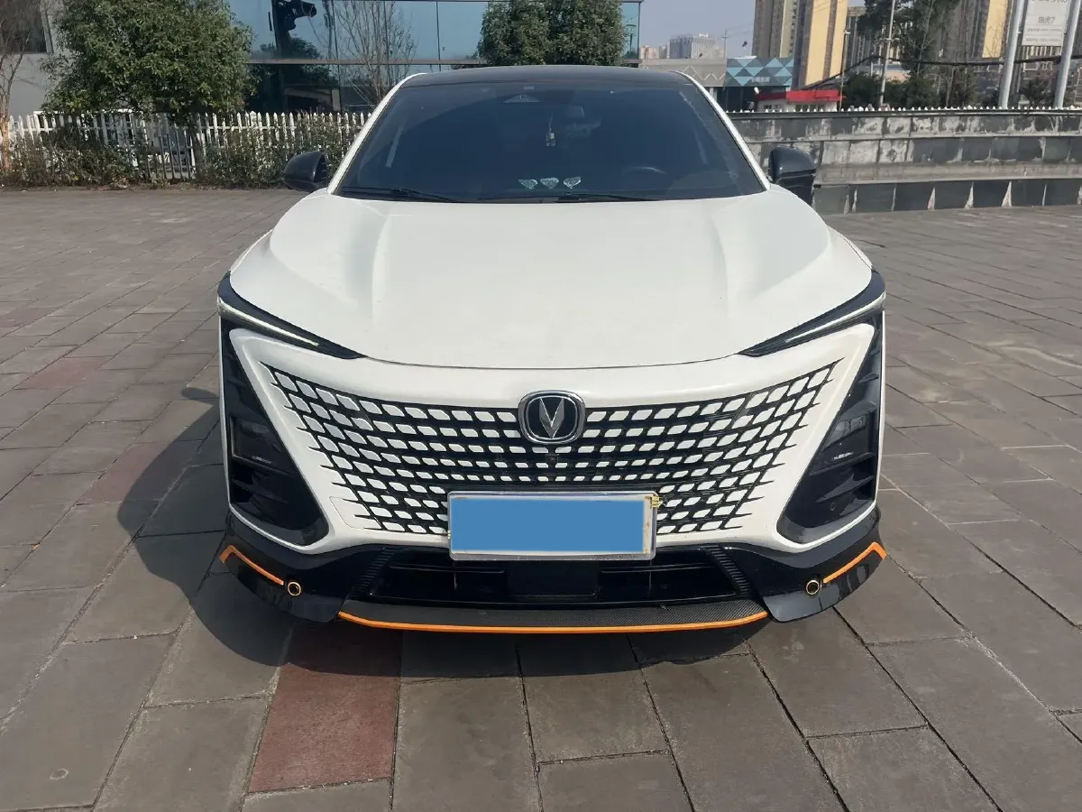 2022 ChangAn UNI-T 1.5T 188HP L4 7DCT,autocango,china used car exporter,china ev exporter,chinese used car exporter,chinese used ev exporter