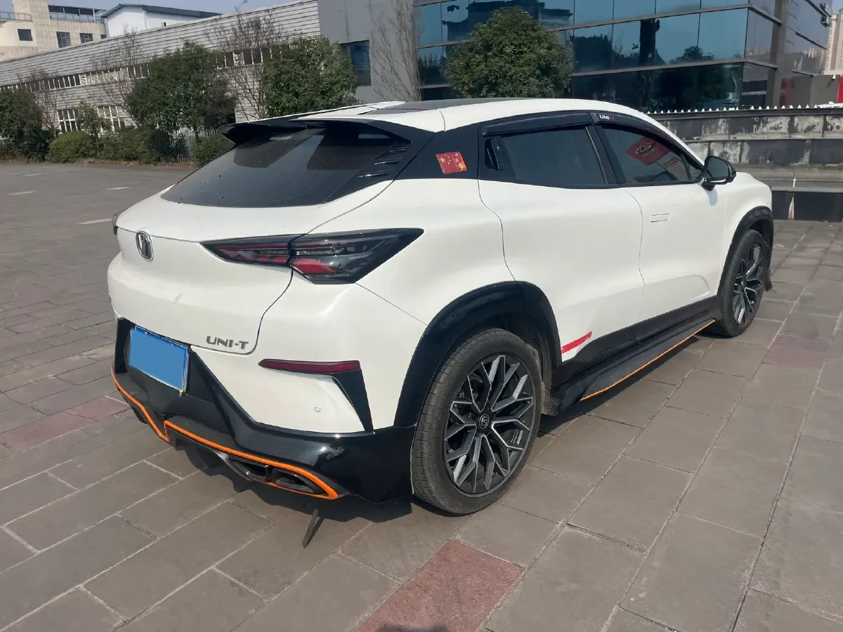 2022 ChangAn UNI-T 1.5T 188HP L4 7DCT,autocango,china used car exporter,china ev exporter,chinese used car exporter,chinese used ev exporter