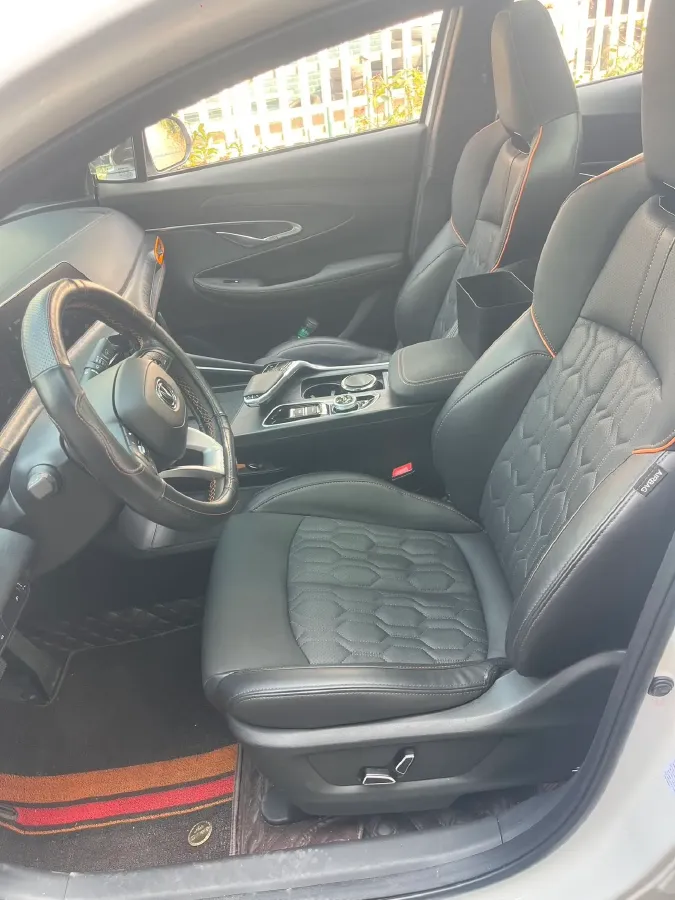 2022 ChangAn UNI-T 1.5T 188HP L4 7DCT,autocango,china used car exporter,china ev exporter,chinese used car exporter,chinese used ev exporter