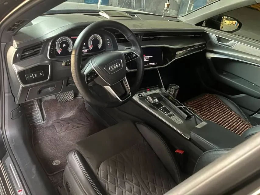 2024 Audi A6L 2.0T 245HP L4 7DCT,autocango,china used car exporter,china ev exporter,chinese used car exporter,chinese used ev exporter