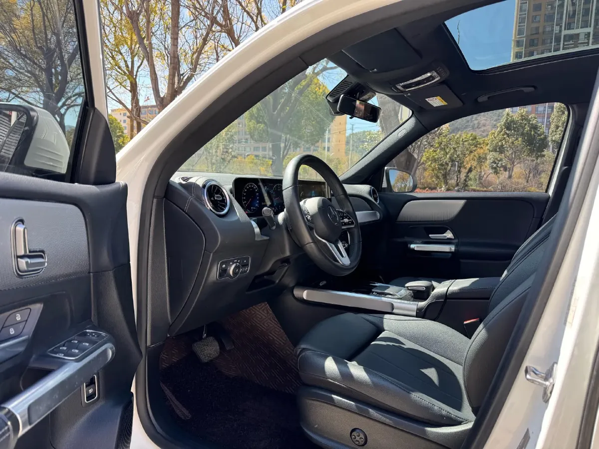 2020 Mercedes-Benz GLB Class 1.3T 136HP L4 7DCT,autocango,china used car exporter,china ev exporter,chinese used car exporter,chinese used ev exporter