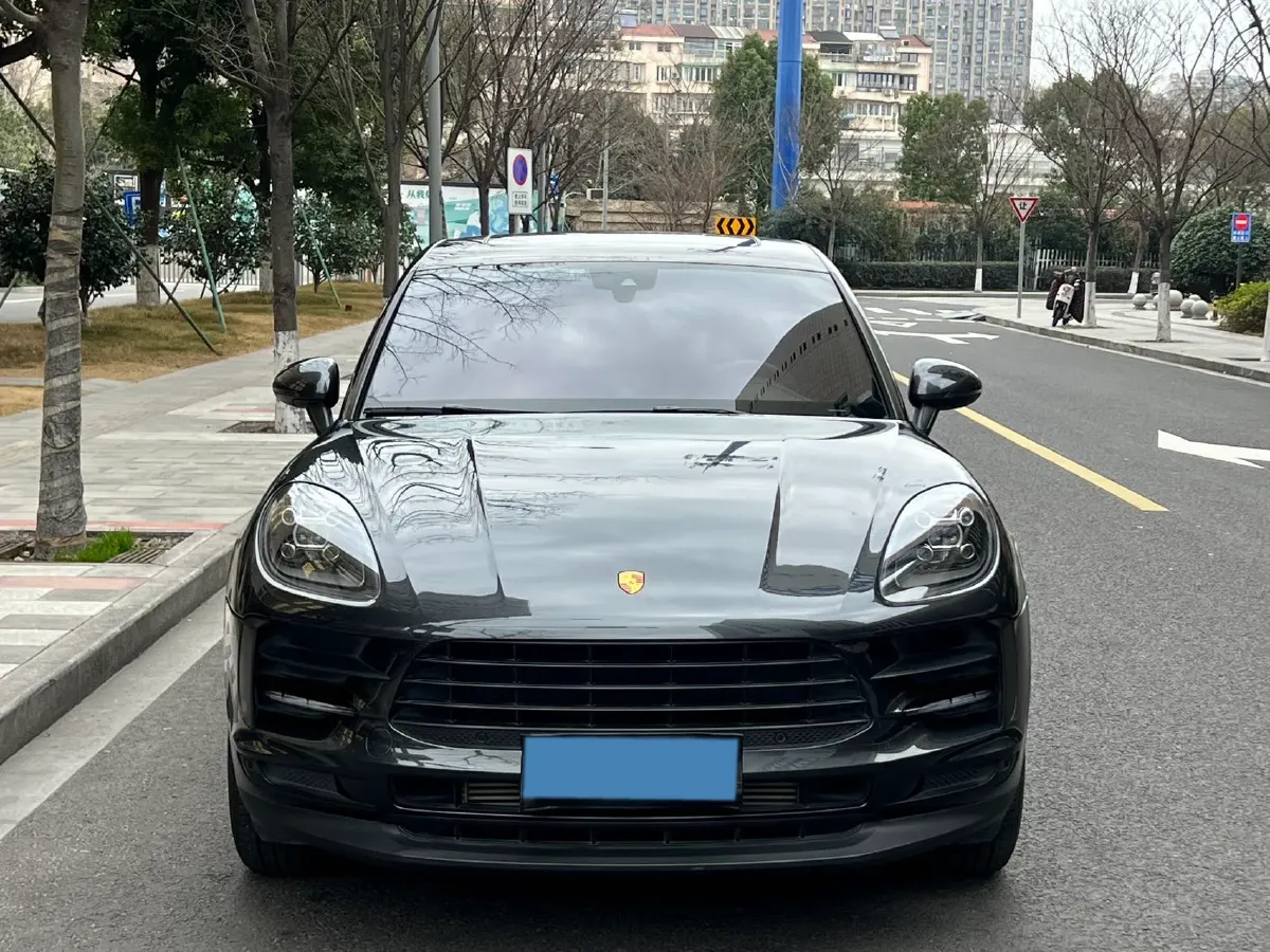 2021 Porsche Macan 2.0T 252HP L4 7DCT,autocango,china used car exporter,china ev exporter,chinese used car exporter,chinese used ev exporter