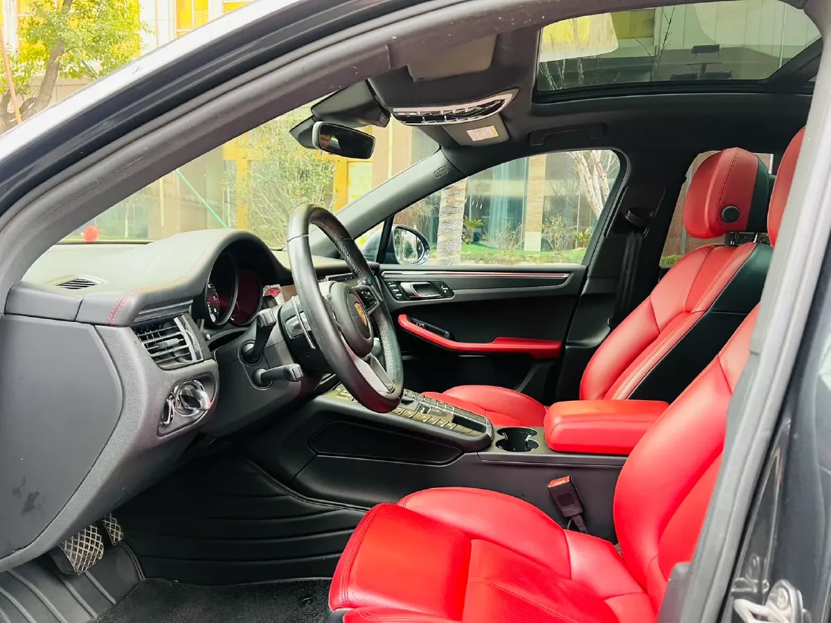 2021 Porsche Macan 2.0T 252HP L4 7DCT,autocango,china used car exporter,china ev exporter,chinese used car exporter,chinese used ev exporter