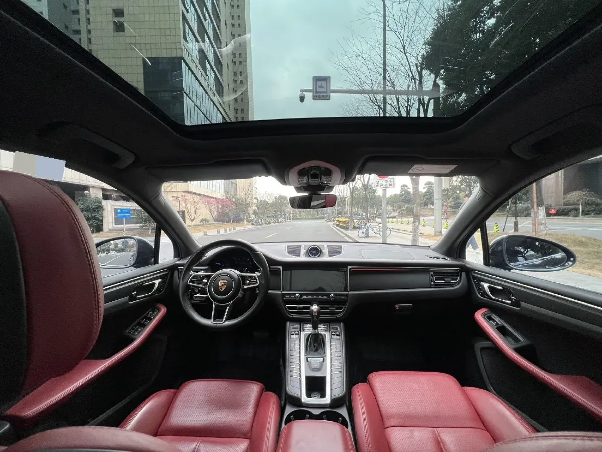 2021 Porsche Macan 2.0T 252HP L4 7DCT,autocango,china used car exporter,china ev exporter,chinese used car exporter,chinese used ev exporter