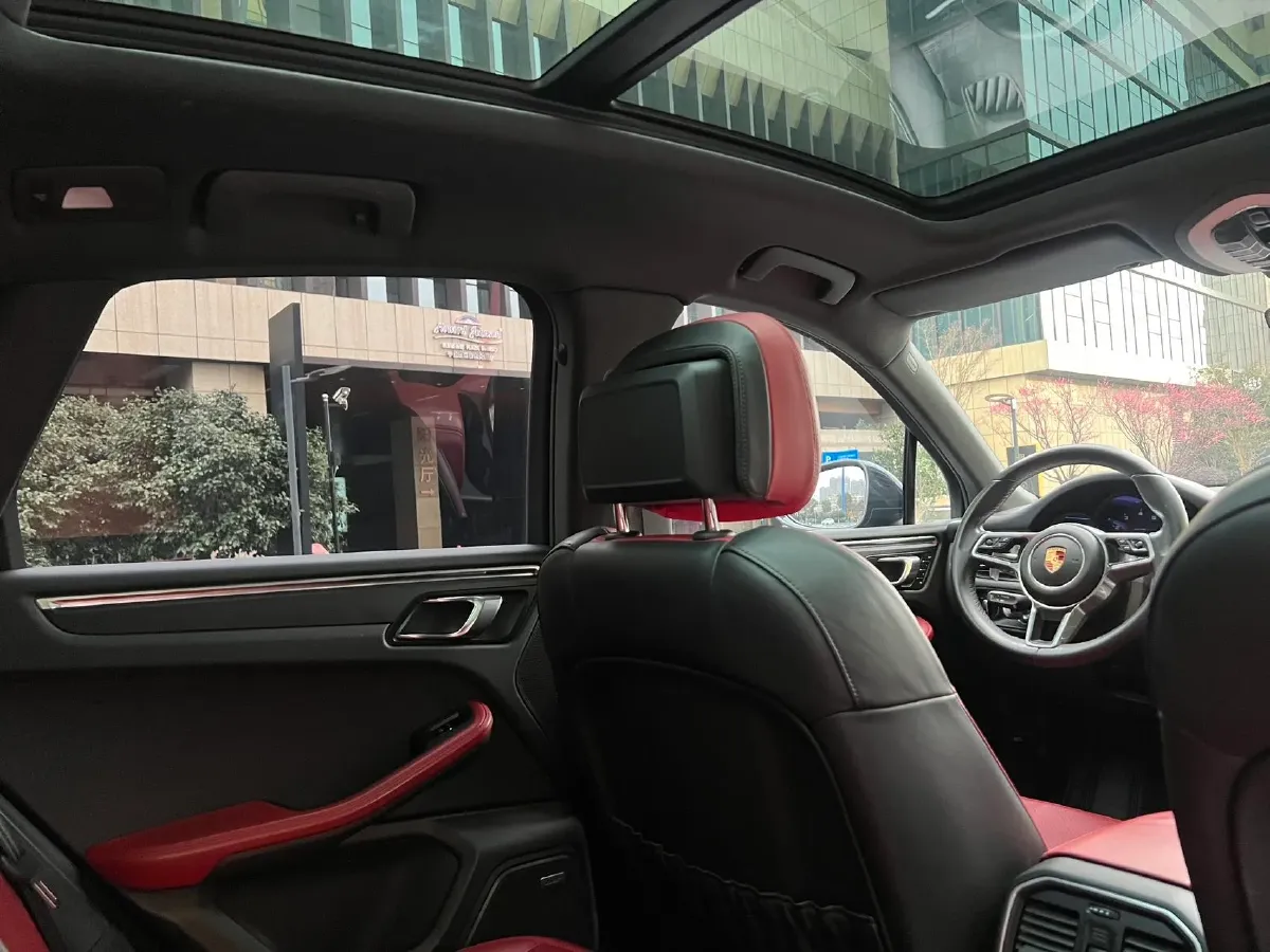 2021 Porsche Macan 2.0T 252HP L4 7DCT,autocango,china used car exporter,china ev exporter,chinese used car exporter,chinese used ev exporter