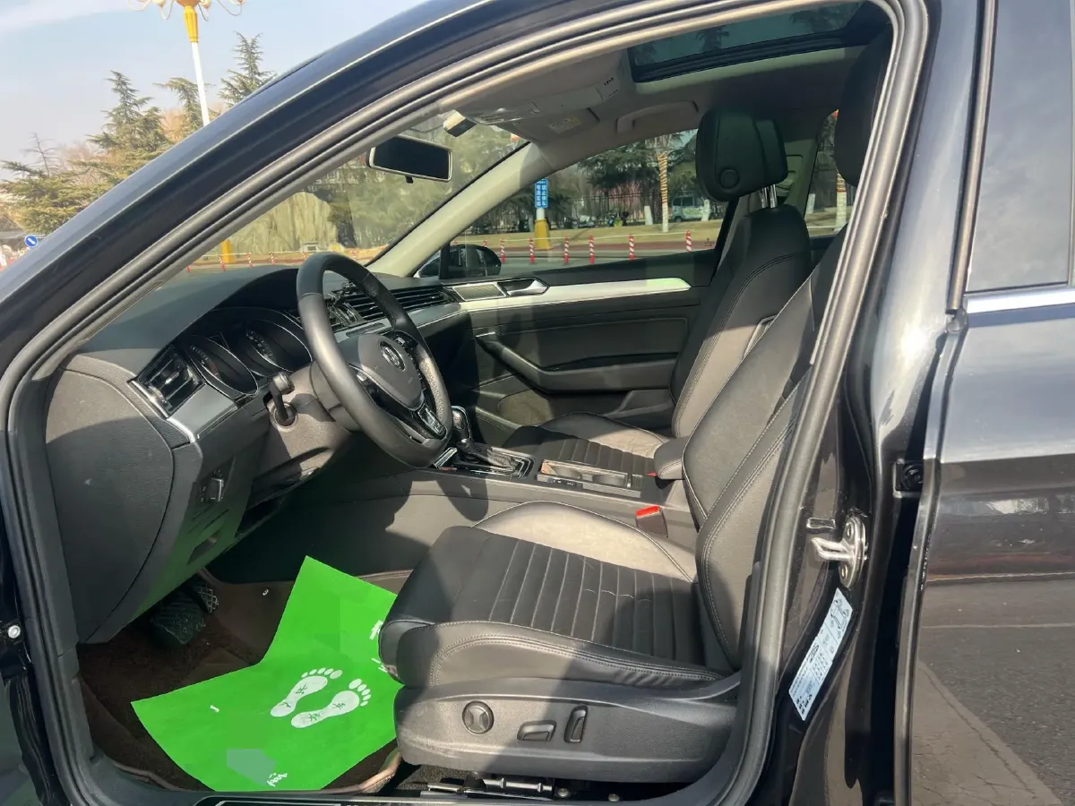 2018 Volkswagen Magotan 1.8T 180HP L4 7DCT,autocango,china used car exporter,china ev exporter,chinese used car exporter,chinese used ev exporter