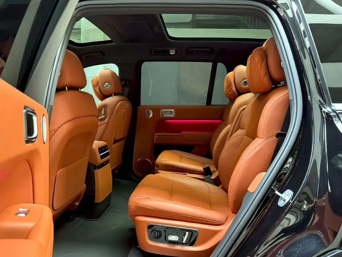 2024 Land Rover Range Rover Evoque 1.5T 200HP L3 8AT PHEV 15.5KWH,autocango,china used car exporter,china ev exporter,chinese used car exporter,chinese used ev exporter