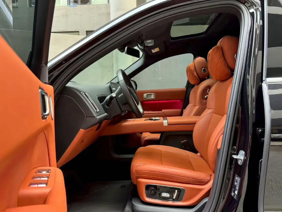 2024 Land Rover Range Rover Evoque 1.5T 200HP L3 8AT PHEV 15.5KWH,autocango,china used car exporter,china ev exporter,chinese used car exporter,chinese used ev exporter