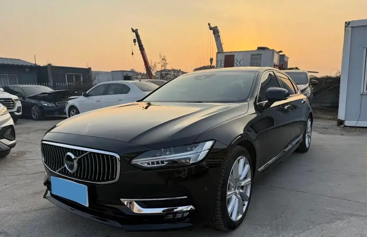2019 Volvo S90 2.0T 254HP L4 8AT,autocango,china used car exporter,china ev exporter,chinese used car exporter,chinese used ev exporter