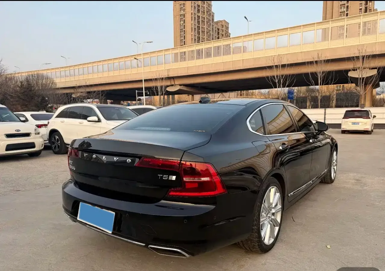 2019 Volvo S90 2.0T 254HP L4 8AT,autocango,china used car exporter,china ev exporter,chinese used car exporter,chinese used ev exporter