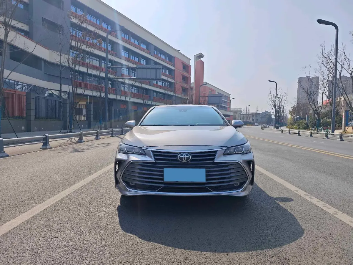 2022 Toyota Avalon 2.5L 209HP L4 8AT,autocango,china used car exporter,china ev exporter,chinese used car exporter,chinese used ev exporter