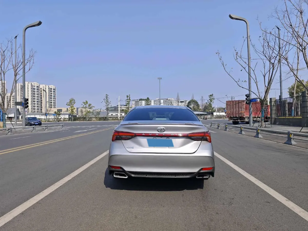 2022 Toyota Avalon 2.5L 209HP L4 8AT,autocango,china used car exporter,china ev exporter,chinese used car exporter,chinese used ev exporter