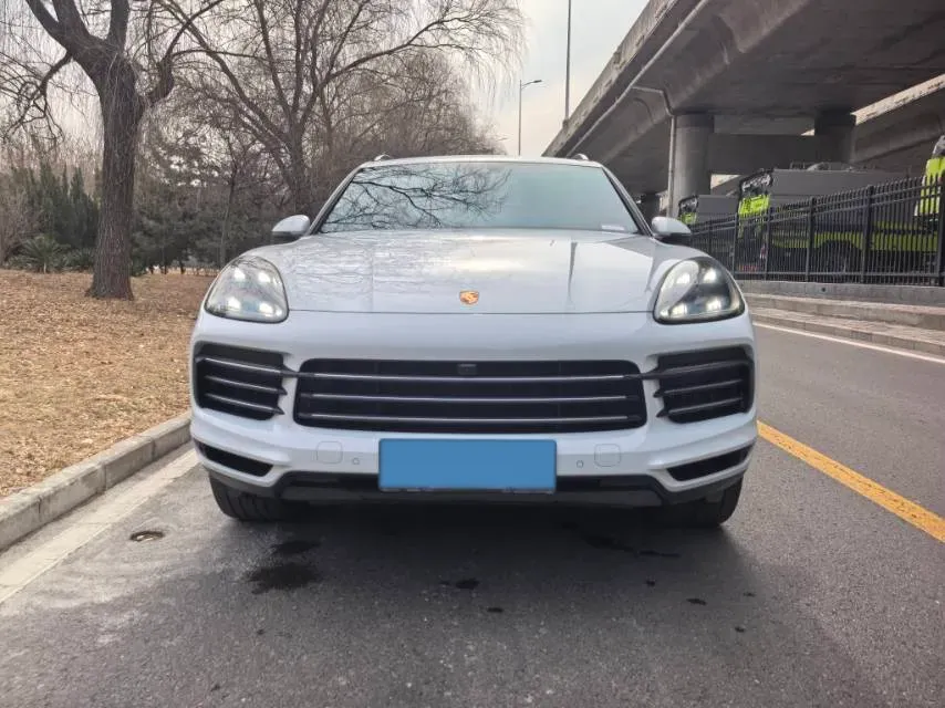 2022 Porsche Cayenne 2.0T 252HP L4 8AT PHEV 17.9KWH,autocango,china used car exporter,china ev exporter,chinese used car exporter,chinese used ev exporter