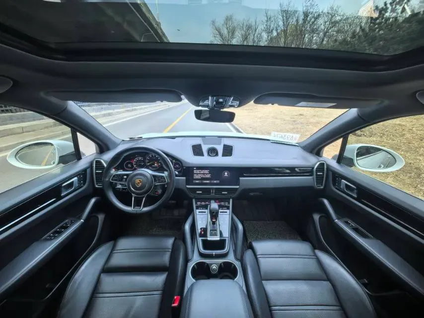 2022 Porsche Cayenne 2.0T 252HP L4 8AT PHEV 17.9KWH,autocango,china used car exporter,china ev exporter,chinese used car exporter,chinese used ev exporter