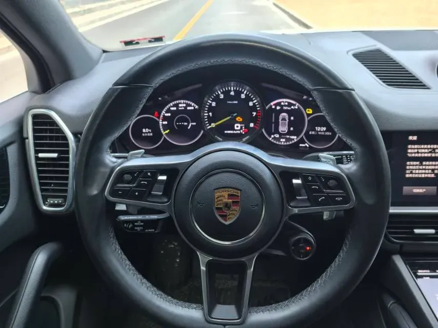 2022 Porsche Cayenne 2.0T 252HP L4 8AT PHEV 17.9KWH,autocango,china used car exporter,china ev exporter,chinese used car exporter,chinese used ev exporter